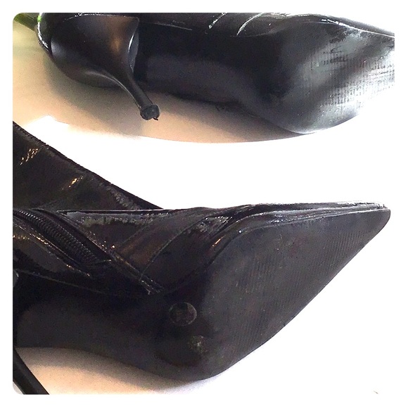 😍SOLD♥️♥️Sexy BCBG PARIS 4” ankle boots😍 - Picture 7 of 7